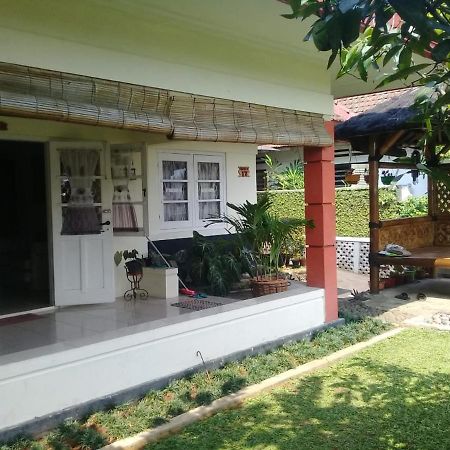 Poetri Guest House Syariah Near Kebun Raya Bogor Eksteriør bilde