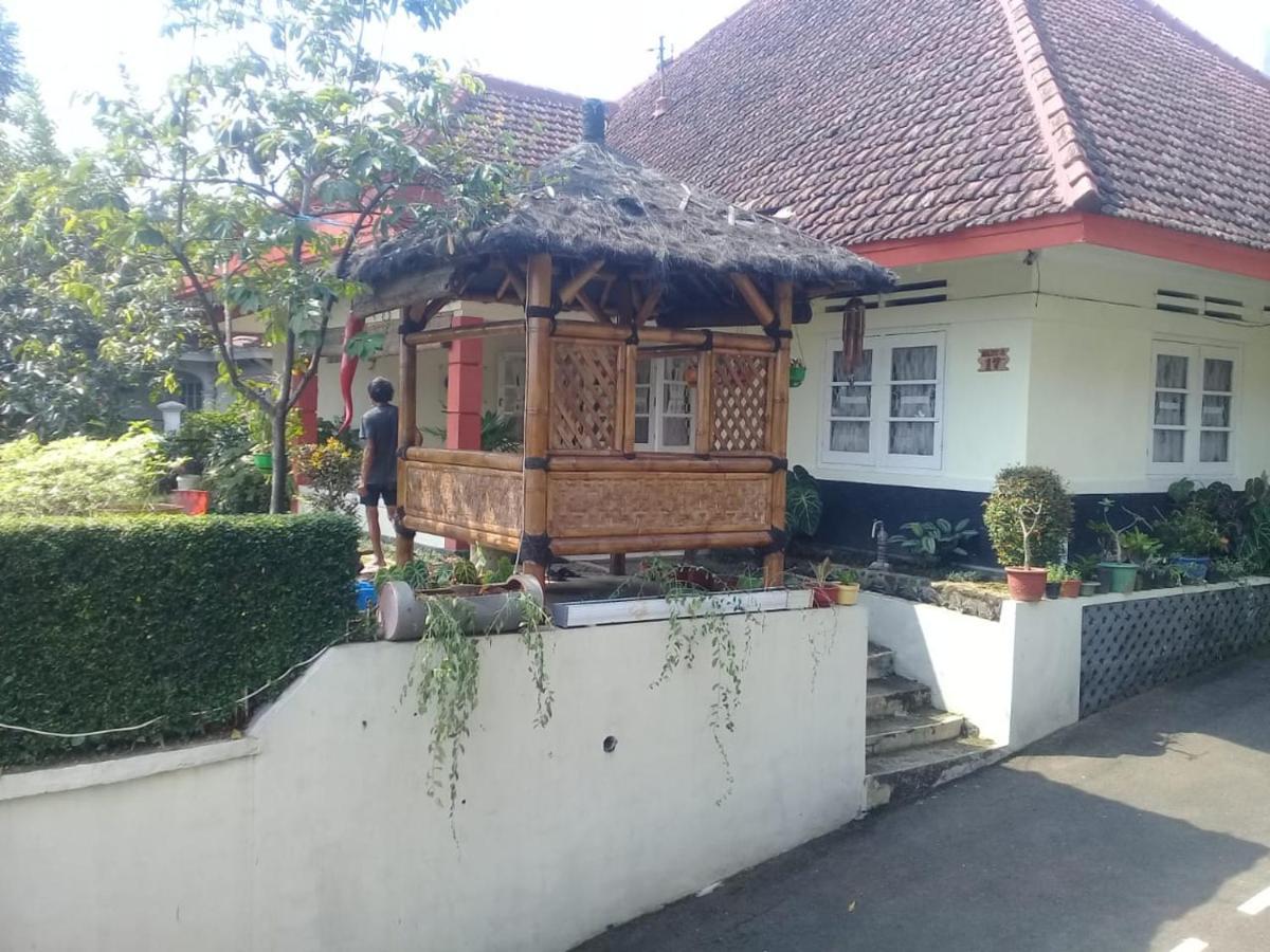 Poetri Guest House Syariah Near Kebun Raya Bogor Eksteriør bilde