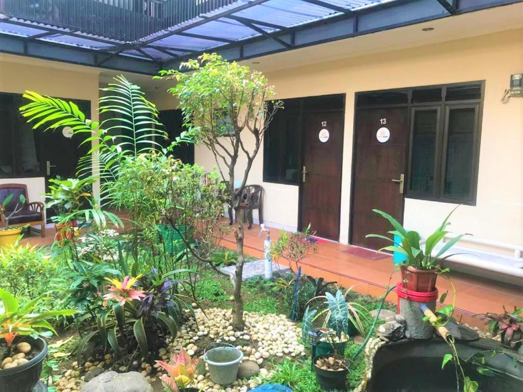 Poetri Guest House Syariah Near Kebun Raya Bogor Eksteriør bilde